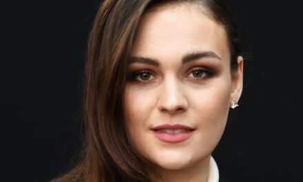 Allt om: Sophie Skelton